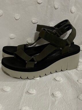 Fly London Yefa Green Strap Platform Sandal | EU 37 US 6.5-7